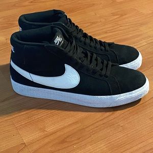 Nike SB Blazer Mid